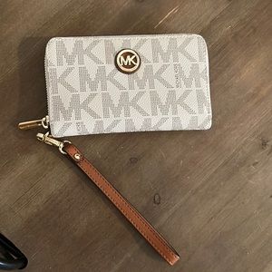 New with tag Michael Kors clutch wallet